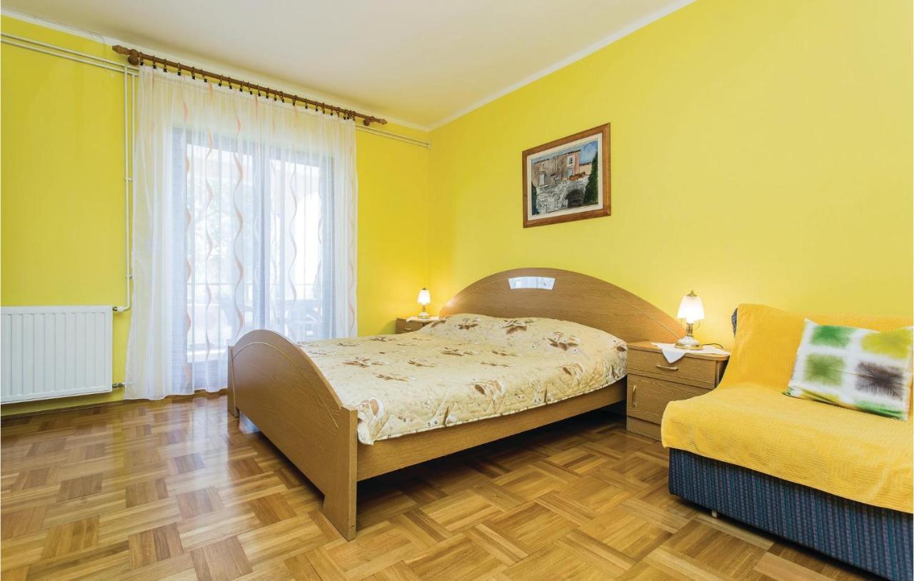Stunning Apartment In Krk With Kitchen Krk Town Kültér fotó