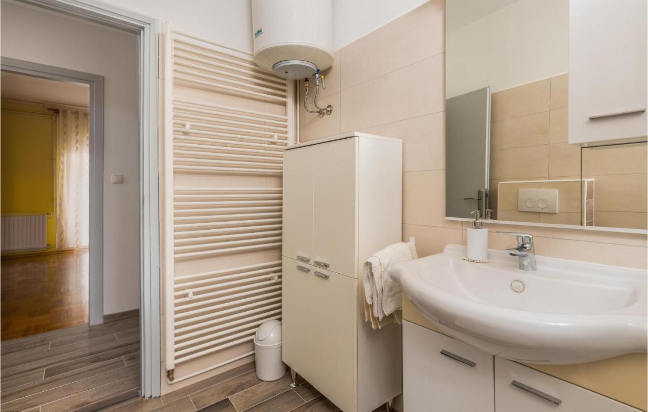 Stunning Apartment In Krk With Kitchen Krk Town Kültér fotó